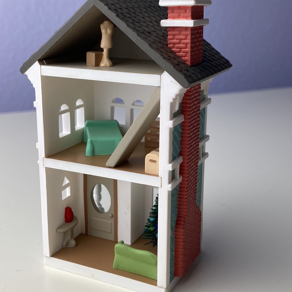 1990 Hallmark Collectible 1990 Nostalgic Houses & Shops 7th Holiday Home - Picture 8 of 9